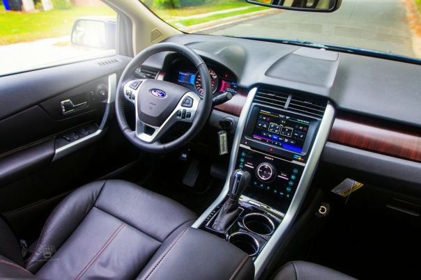 Ford Edge 2013 Limited-AWD-Deep-Impact-Blue-Metallic_interior-dashboard